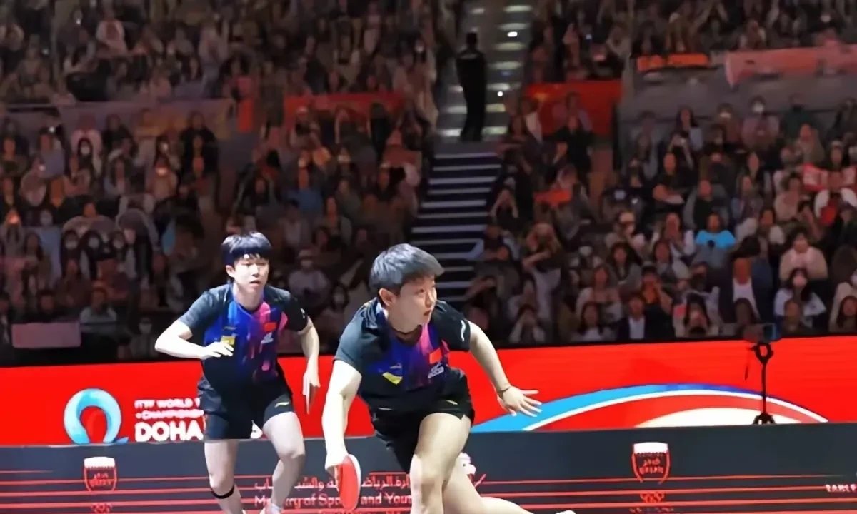 混双羽毛球赛场惊险比赛中国选手凭借默契配合斩获金牌的简单介绍 混双羽毛球赛场惊险比赛中国选手凭借默契配合斩获金牌的简单介绍