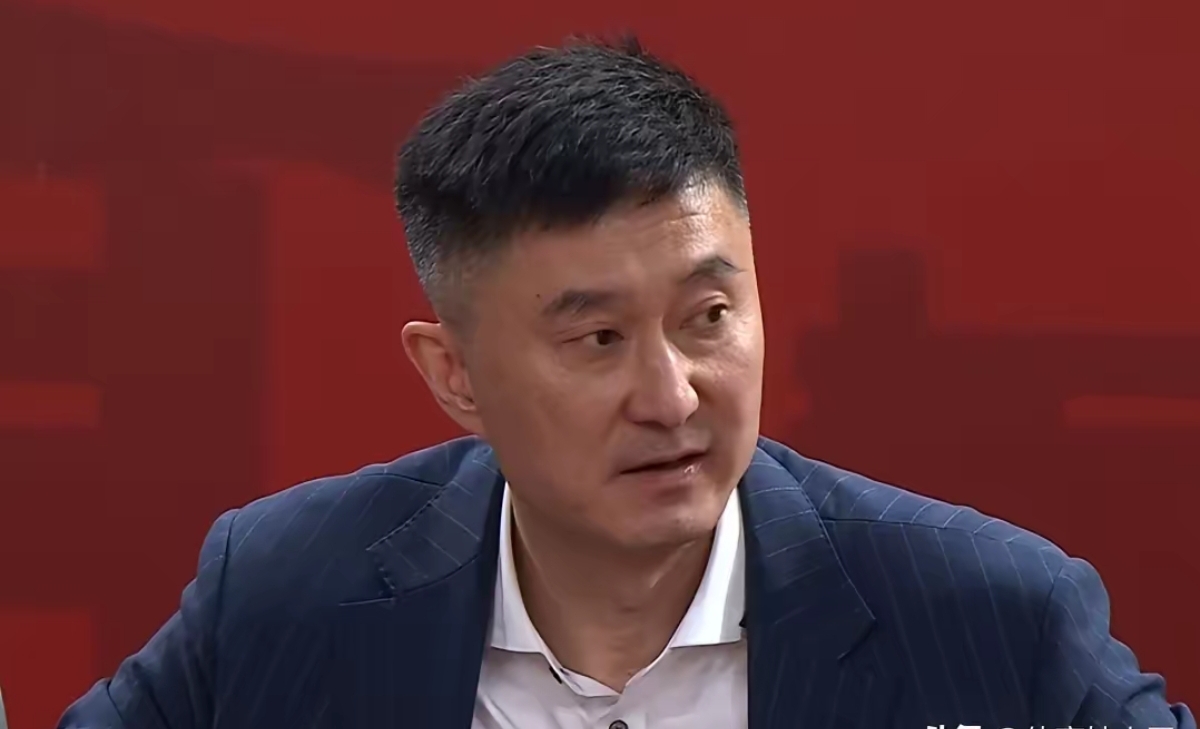 黑白直播在线观看nba-广东继续领跑山西,周鹏助攻外线稳定得分