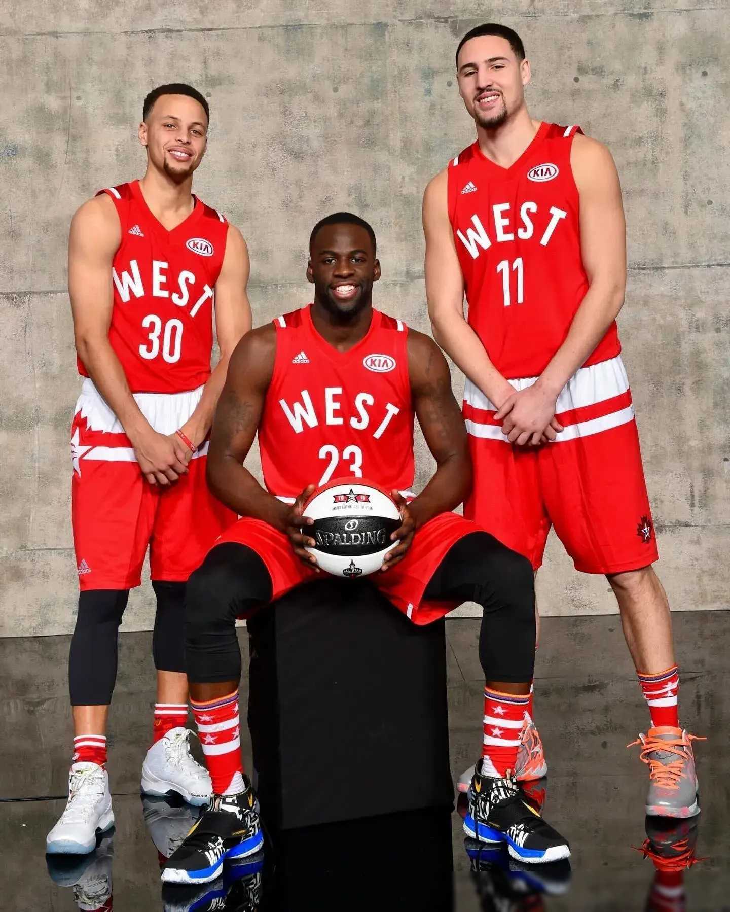 勇士再度崛起!库里与汤普森组合再度强势回归 勇士再度崛起!库里与汤普森组合再度强势回归