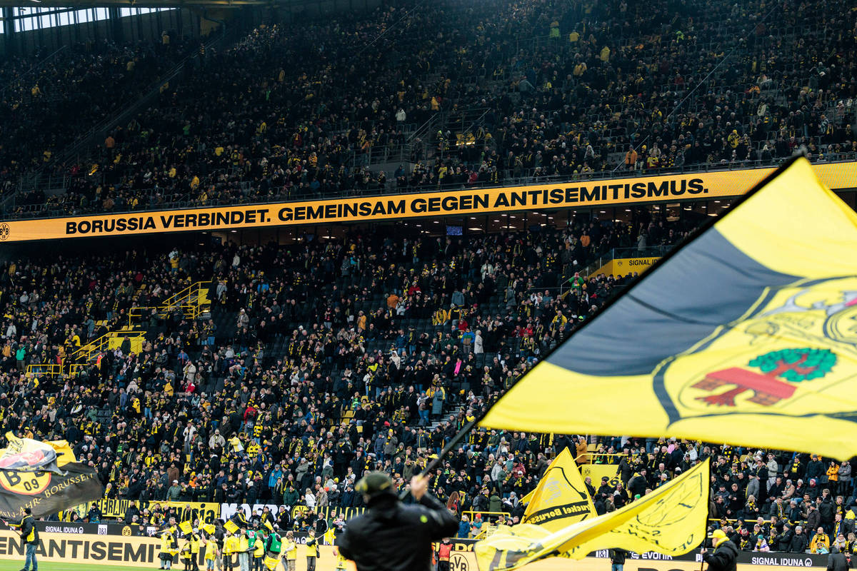 黑白直播nba-包含沃尔夫斯堡客场取胜多特蒙德,实现意外胜利的词条