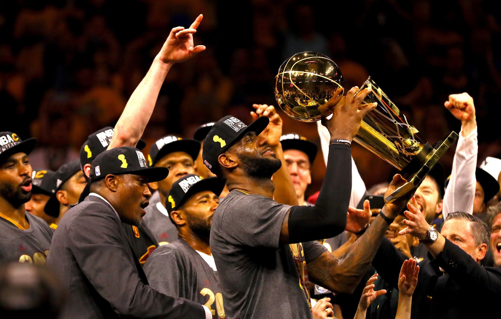 黑白直播nba在线观看-湖人战胜骑士,取得连胜