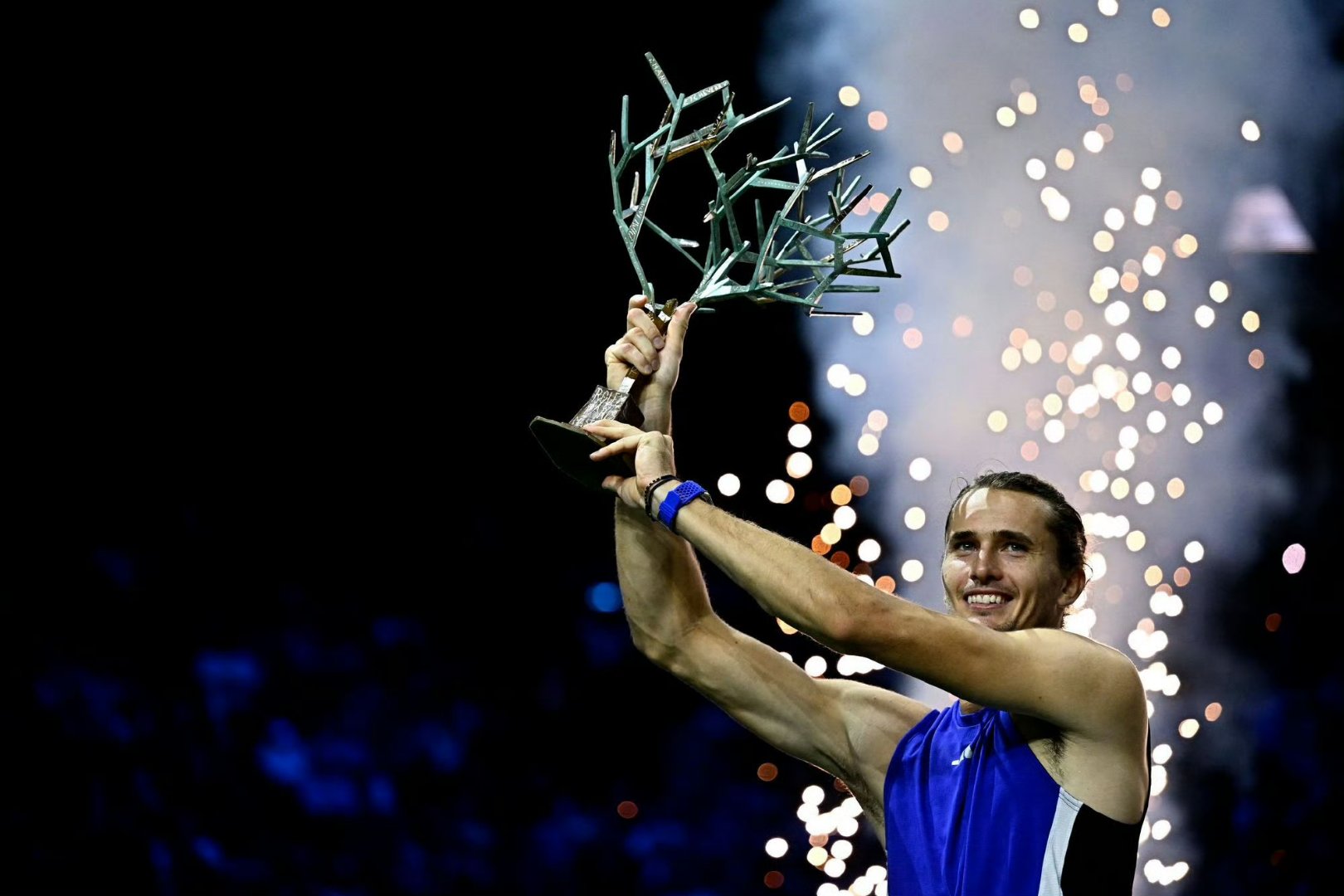 黑白直播nba在线观看-关于欧洲网球队强势西班牙网球队,兹维列夫送出助攻的信息