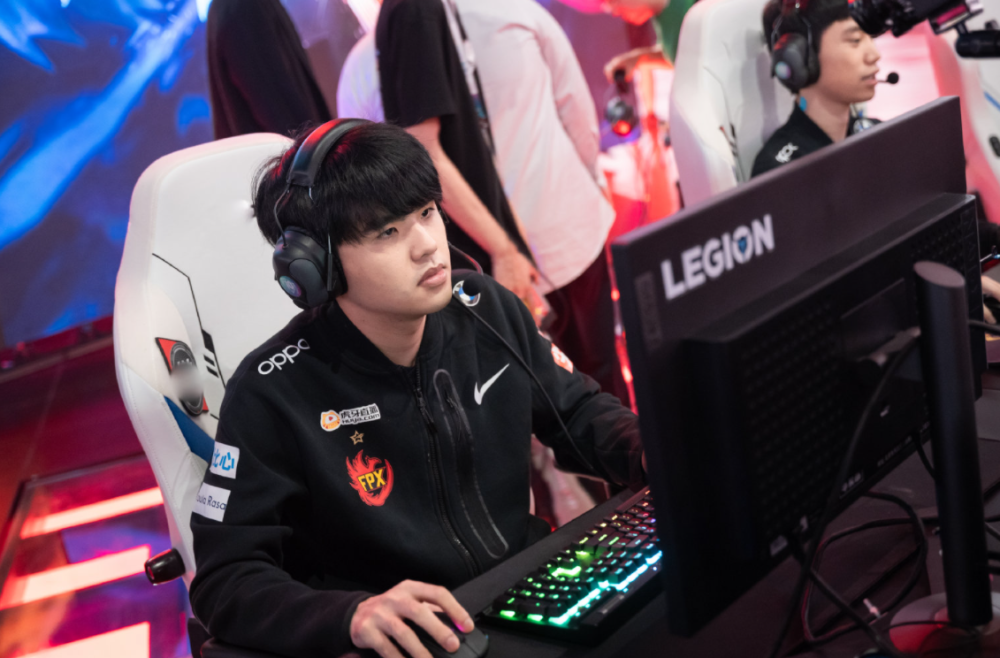 黑白直播网-DK逆转FPX,Gumayusi关键制胜