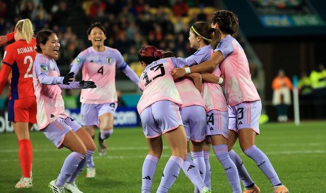 黑白直播nba在线观看-关于日本羽毛球队力克韩国羽毛球队,谌龙制霸全场的信息