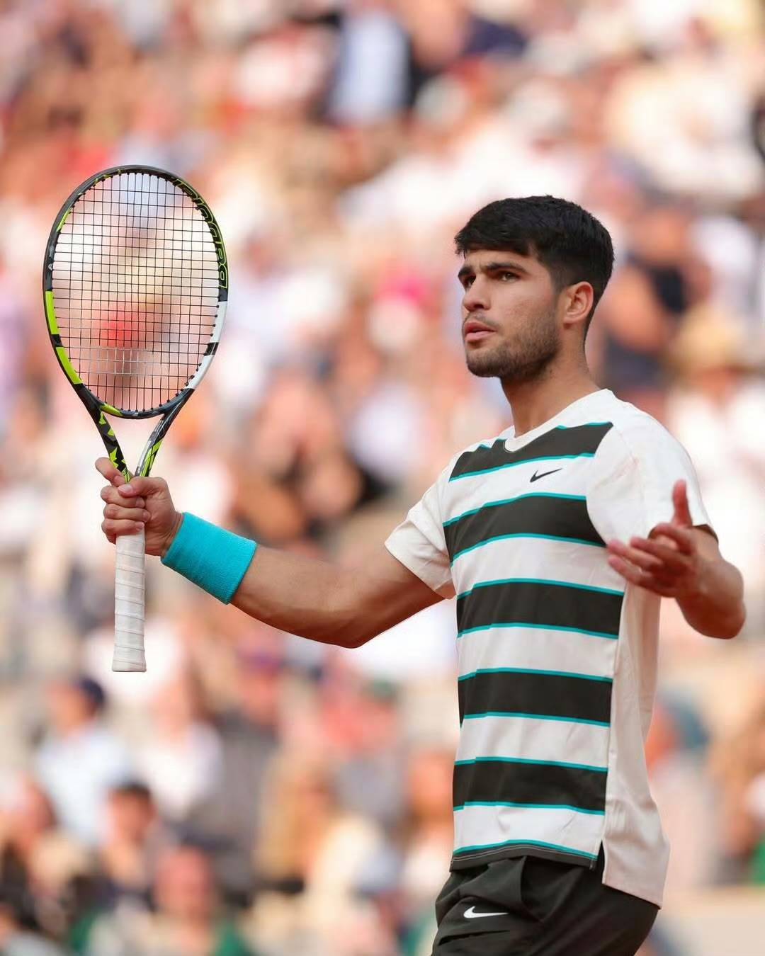 黑白直播网-西班牙网球队逆转澳大利亚网球队,穆雷三分雨点燃全场的简单介绍