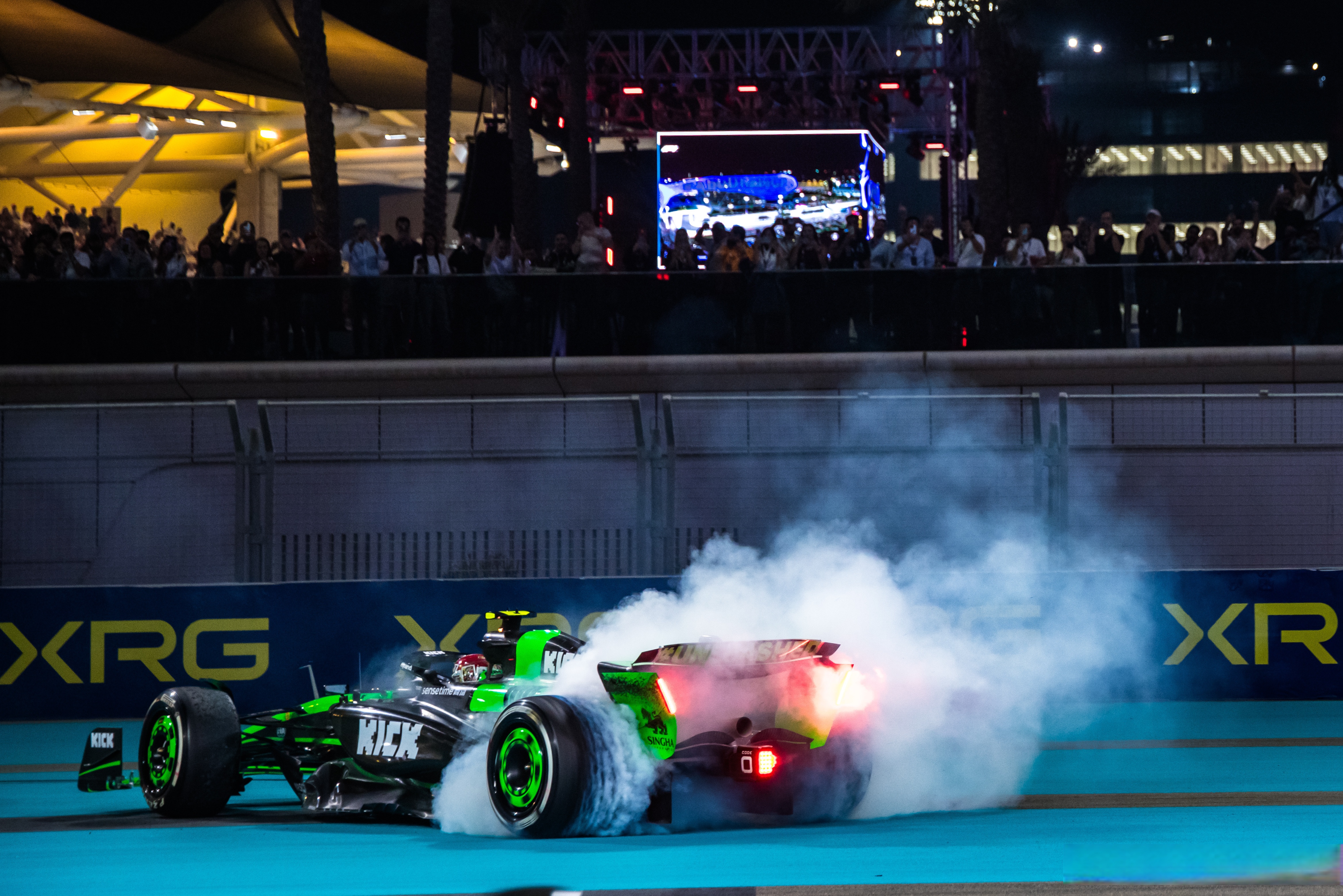 黑白直播免费体育直播-法拉利绝杀哈斯车队，周冠宇扛起全队