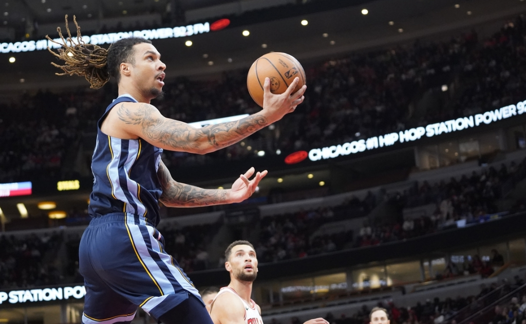 黑白直播nba-湖人绝杀独行侠,拉文惊艳四座