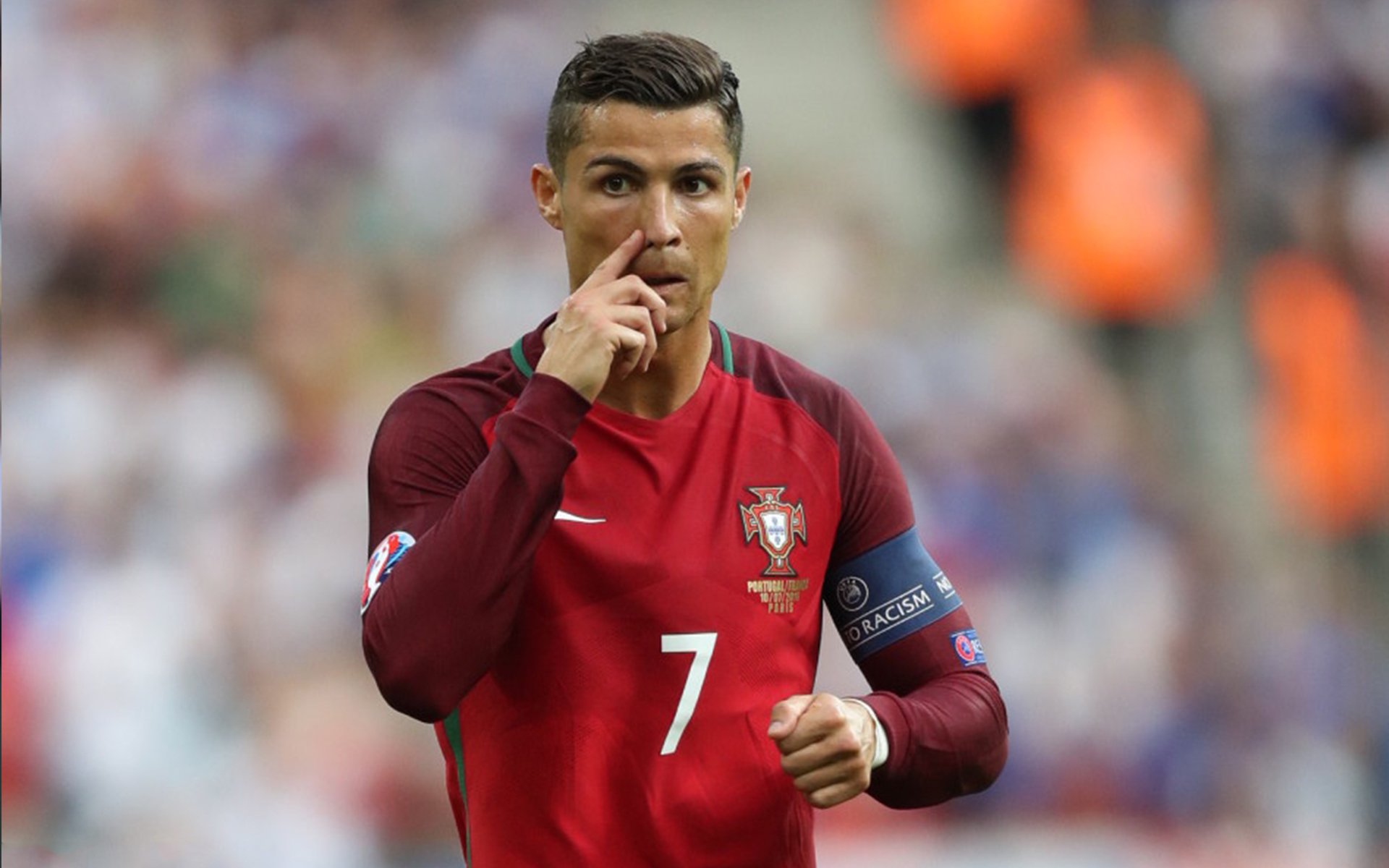 黑白直播网-F1年度争冠之夜，帕尔默的逆袭与荣耀