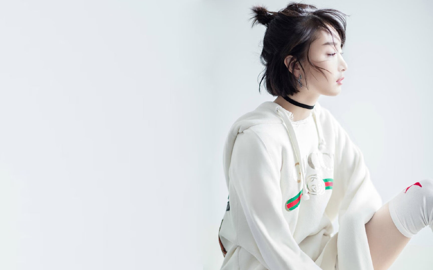 双重赛场，东部烽火与沙漠热浪，论里昂的铁蹄与沙特的防线