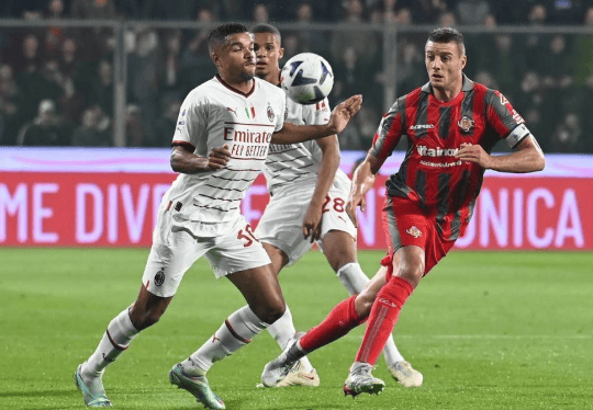 黑白直播免费体育直播-拜仁强势晋级澳大利亚，孔德在意甲焦点战接管比赛