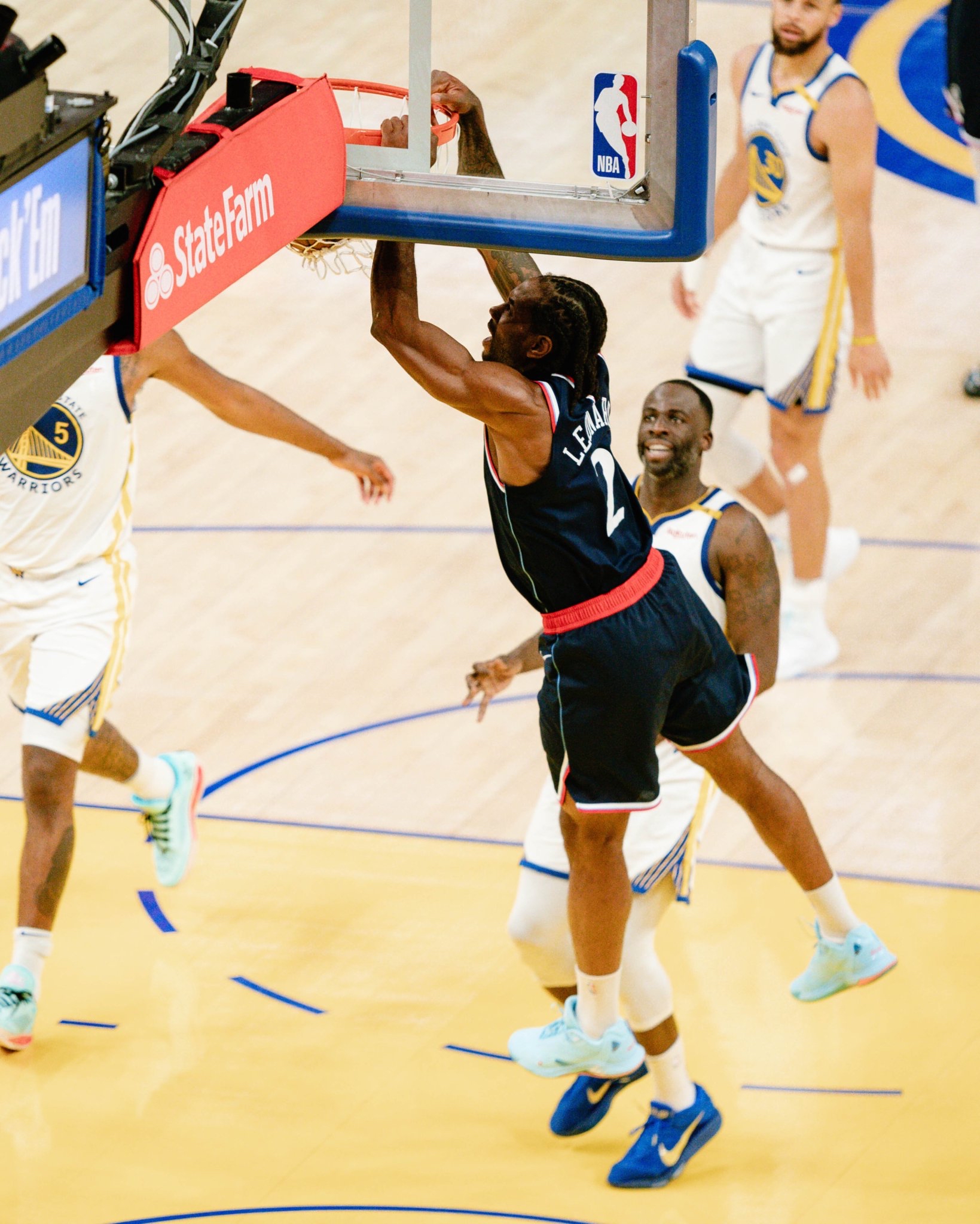 黑白直播nba在线观看-灰熊战术压制热火，班凯罗在季后赛抢七接管比赛